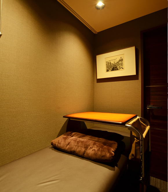 Softly lit private recovery room